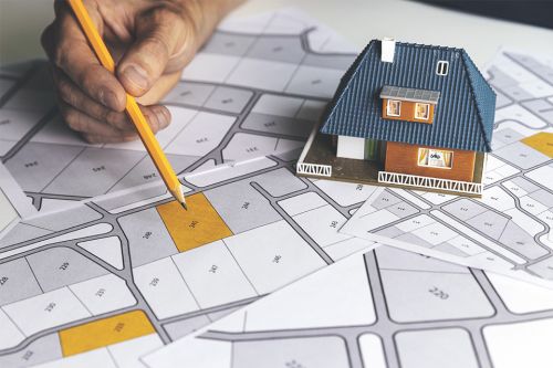 Grundstückspläne mit Modellhaus